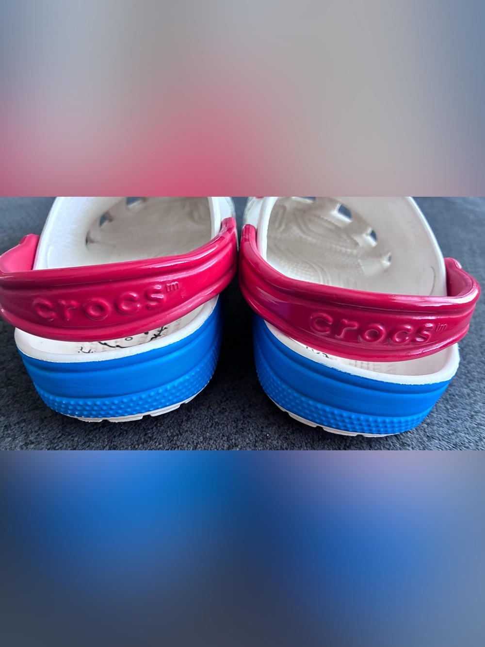 Crocs X Hello Kitty Adult Classic Clogs, Size 4M / 6W - Picture 7 of 9